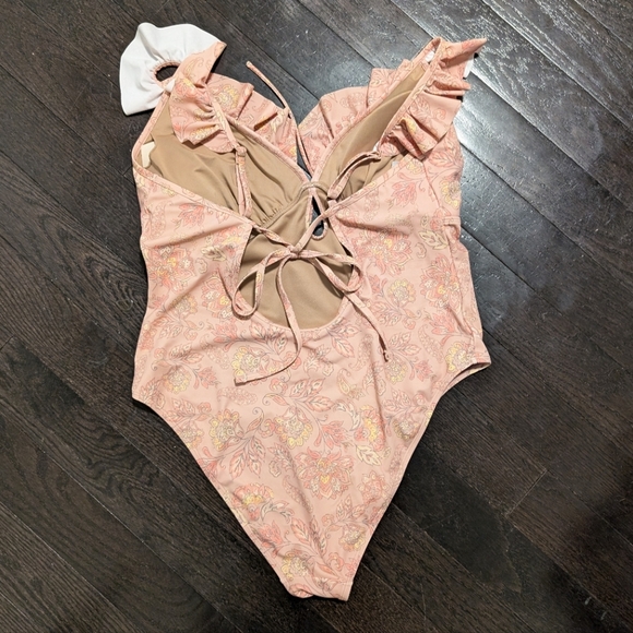 2/$40 ✨Joe Fresh X Roxy Earle Flutter Swimsuit - Picture 3 of 6